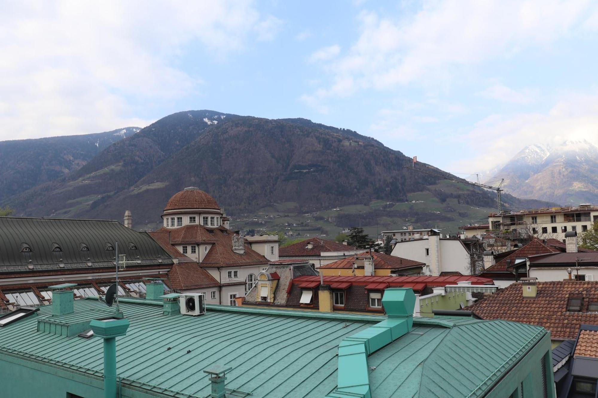 Apartament Ausblick Kleinjuwel Mit Panoramablick + Garage Meran Zewnętrze zdjęcie