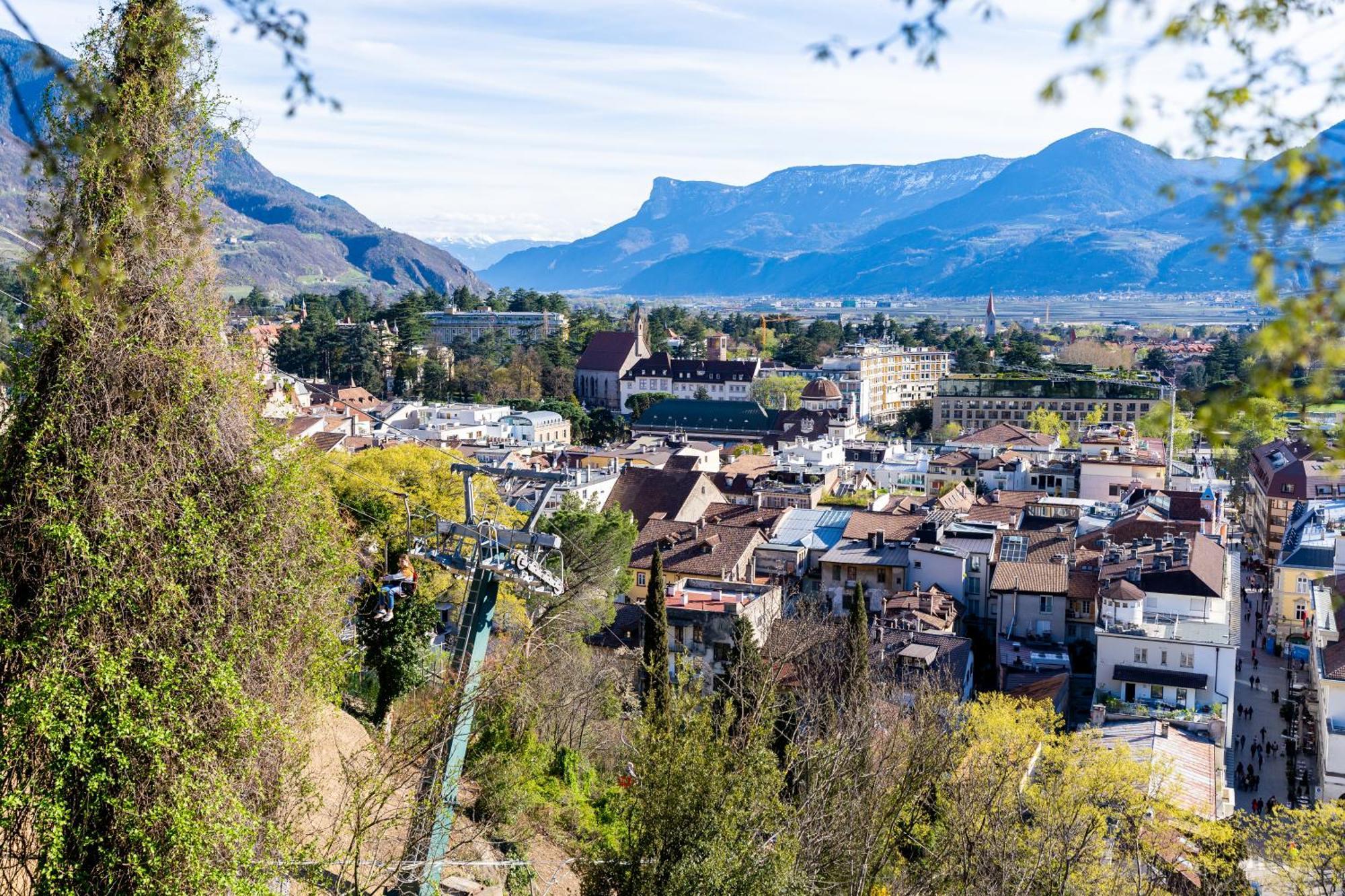Apartament Ausblick Kleinjuwel Mit Panoramablick + Garage Meran Zewnętrze zdjęcie