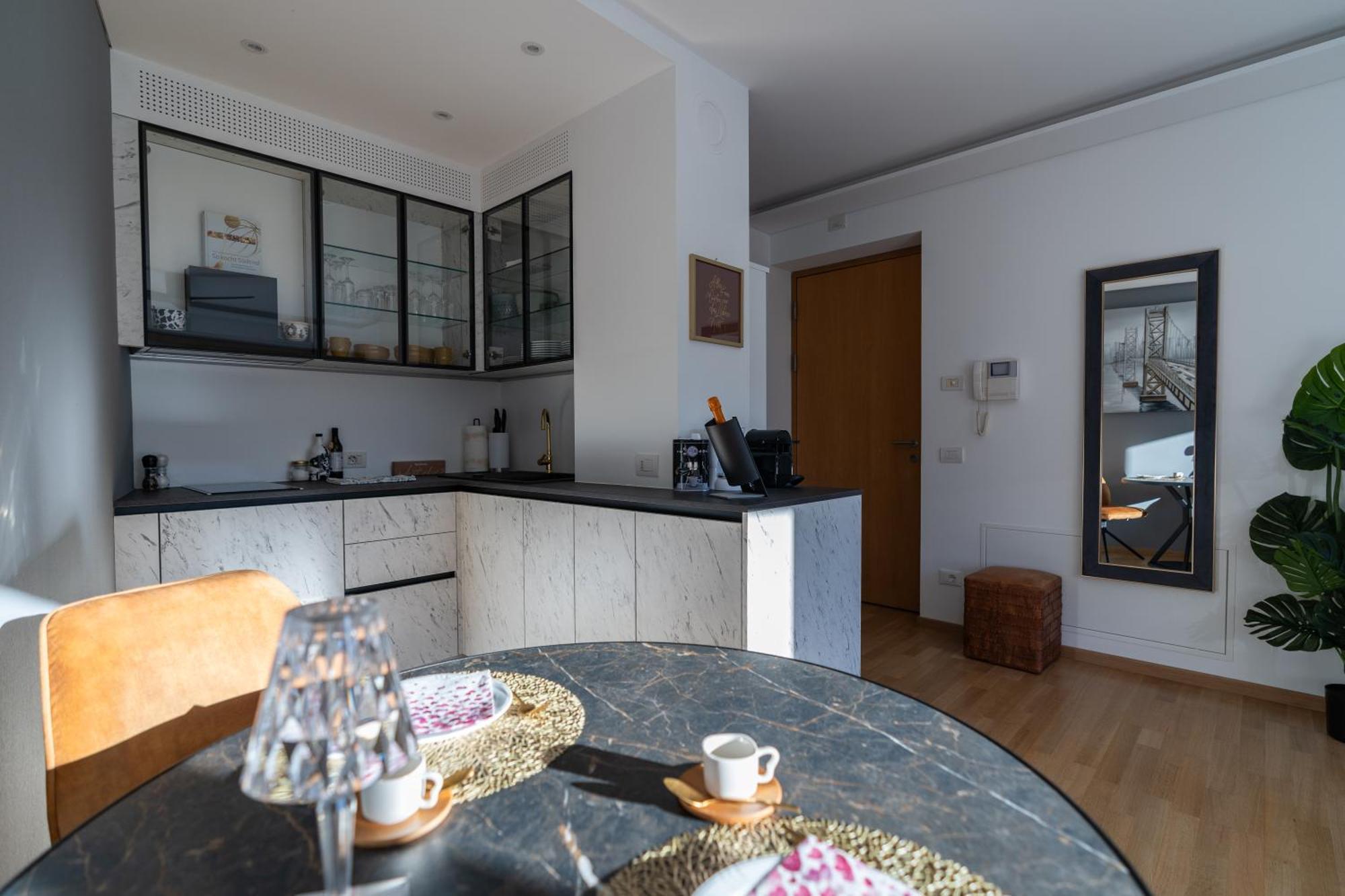 Apartament Ausblick Kleinjuwel Mit Panoramablick + Garage Meran Zewnętrze zdjęcie